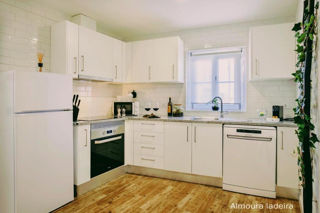 Almoura Ladeira Apartment